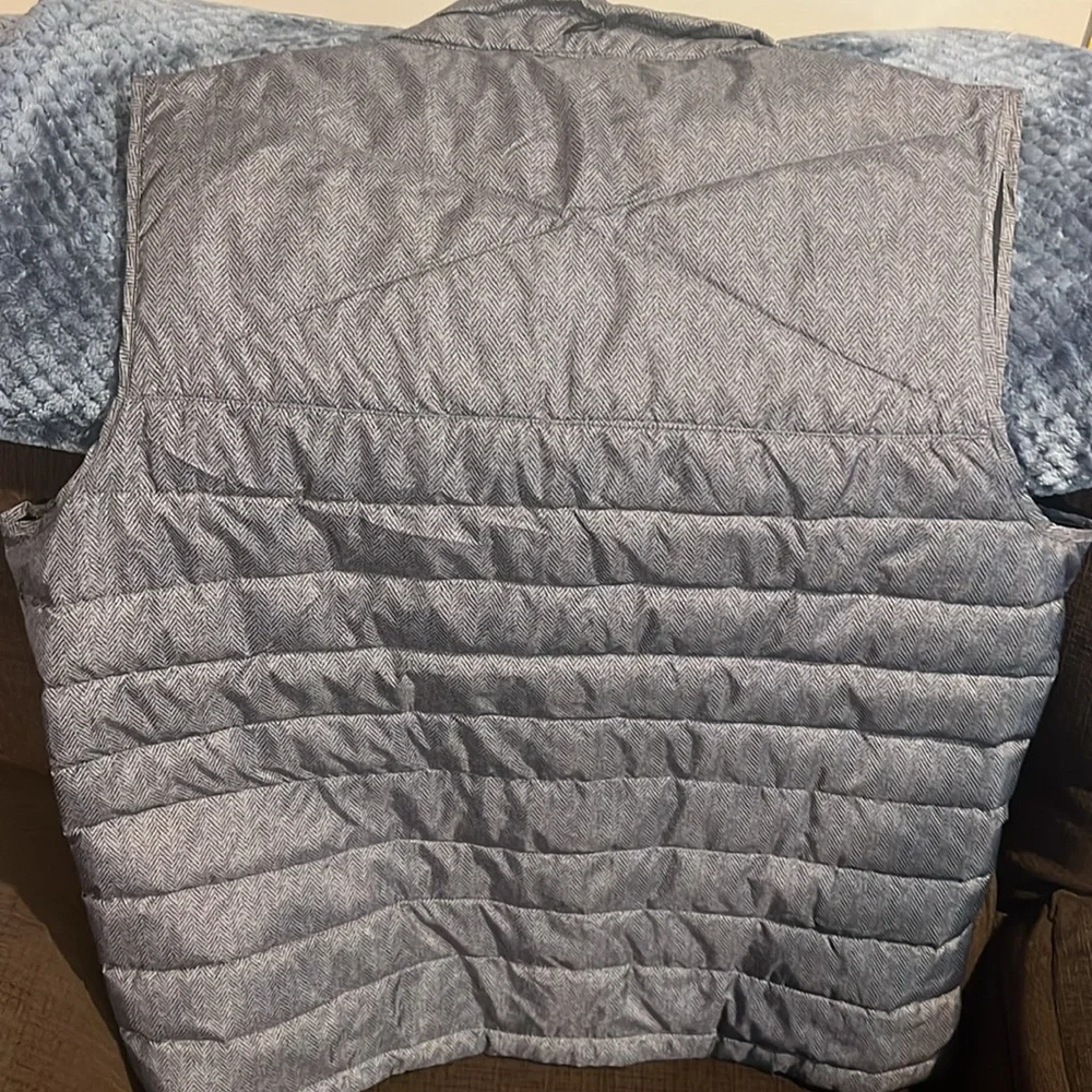 Gray Quilted Vest by Nautica. - Picture 6 of 6